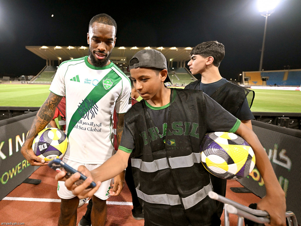 الكرة مع توني