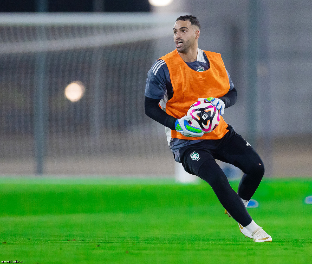 الأخضر ينطلق