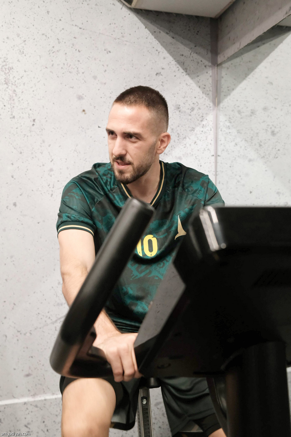 الخليج يبدأ الإعداد